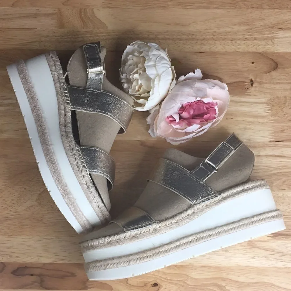 Marc Fisher Gold Platform Sandals 9.5M